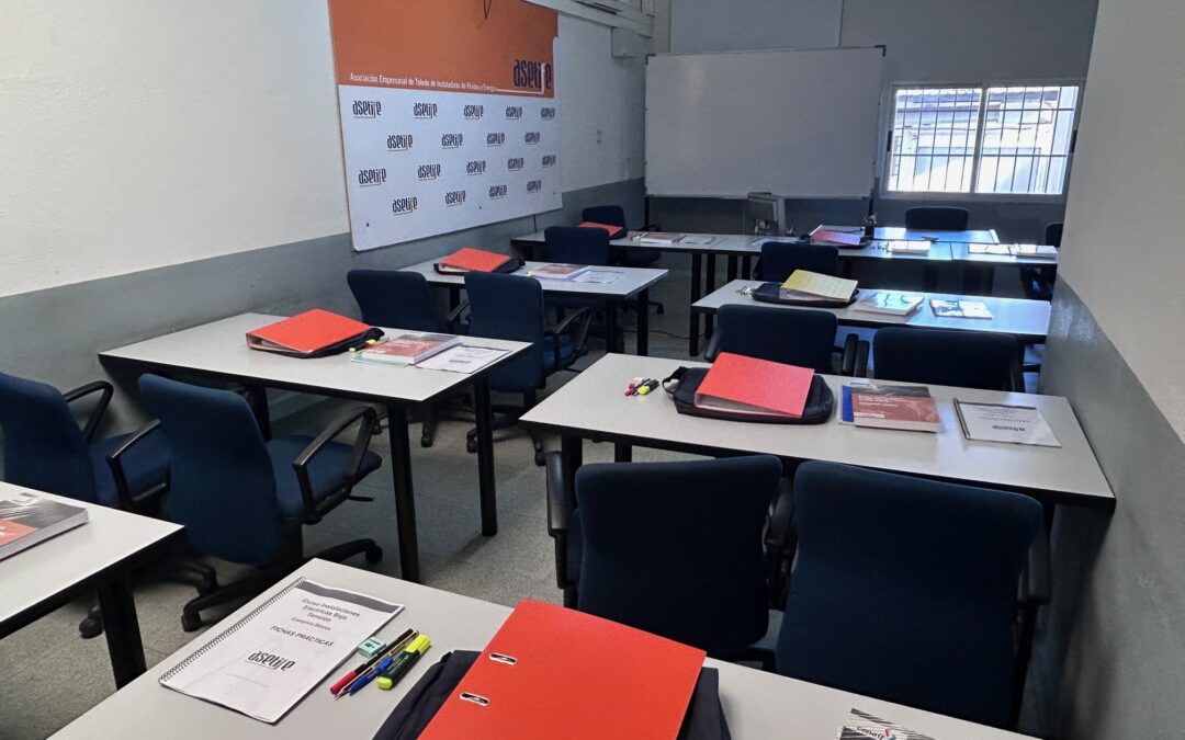 ASETIFE da inicio a su curso de Baja Tensión